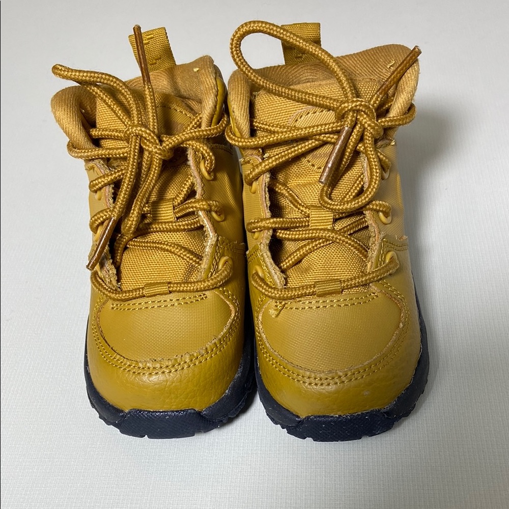 Nike tan Sturdy Boots with Lace-Up Design